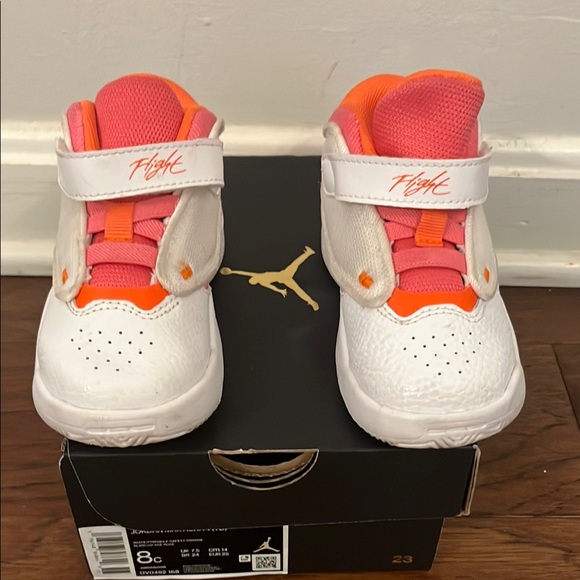 Jordan Max Aura 4 Kids Shoes - White, Pink, and Orange - Picture 2 of 2
